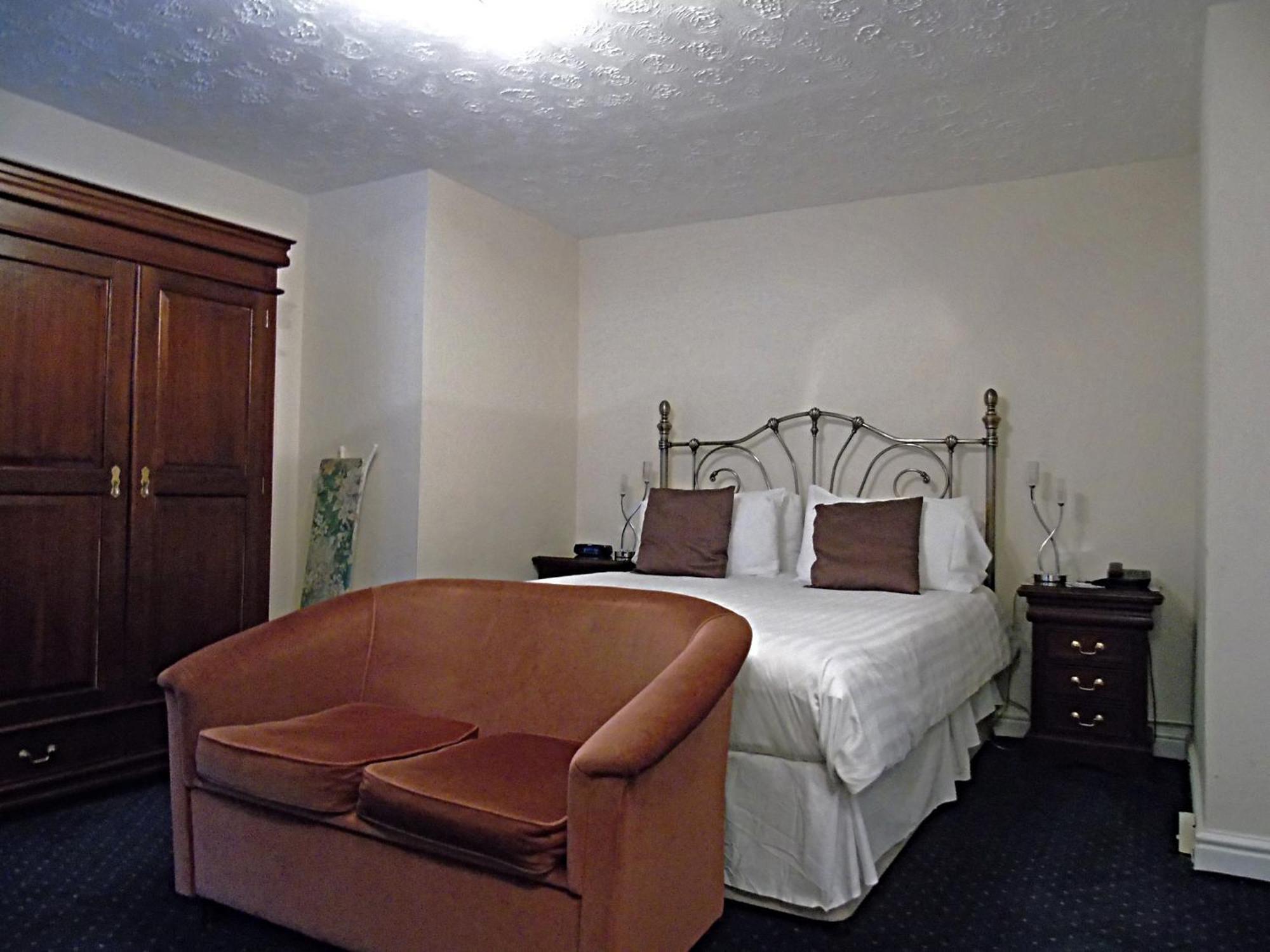 The Boars Head Hotel Sudbury  Экстерьер фото