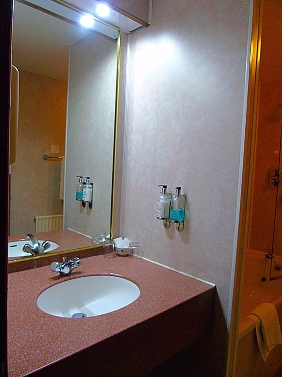 The Boars Head Hotel Sudbury  Экстерьер фото
